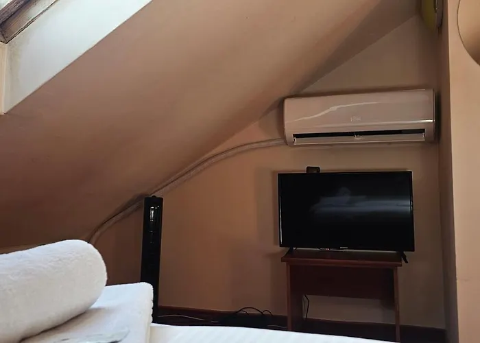 Olimp - 2 Stele Hotel 2*